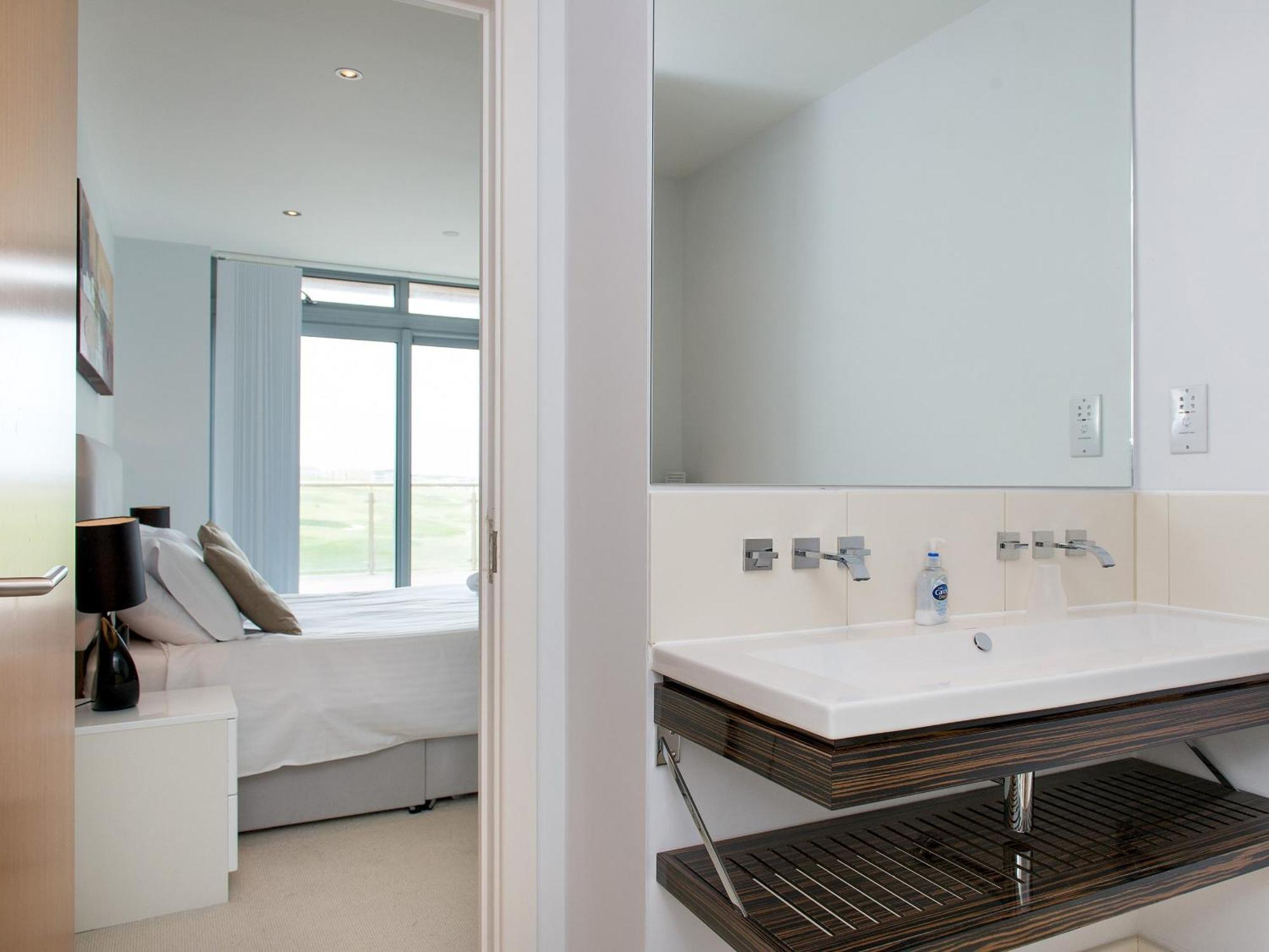New QuayFistral View - 3 Cribbarアパートメント エクステリア 写真